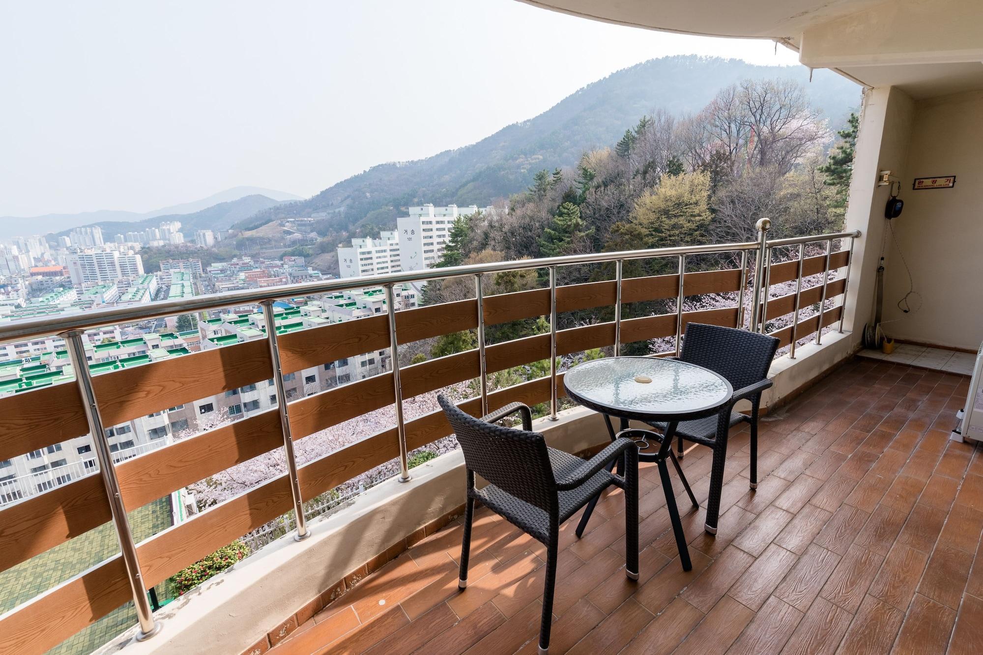 Home Fourest Resort Geoje Exterior photo