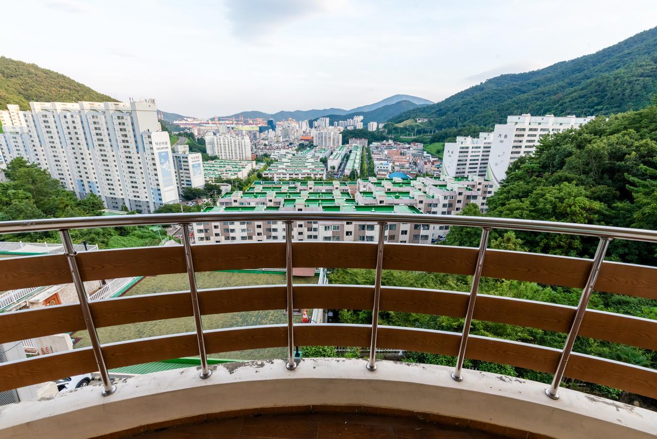 Home Fourest Resort Geoje Exterior photo