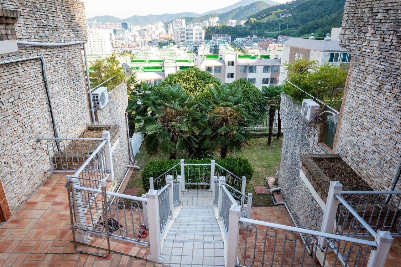 Home Fourest Resort Geoje Exterior photo