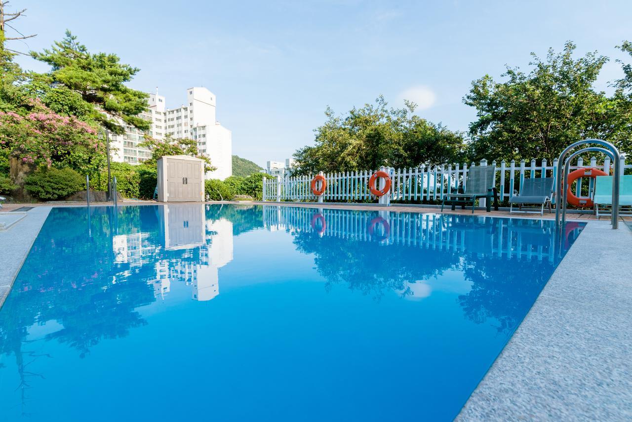 Home Fourest Resort Geoje Exterior photo
